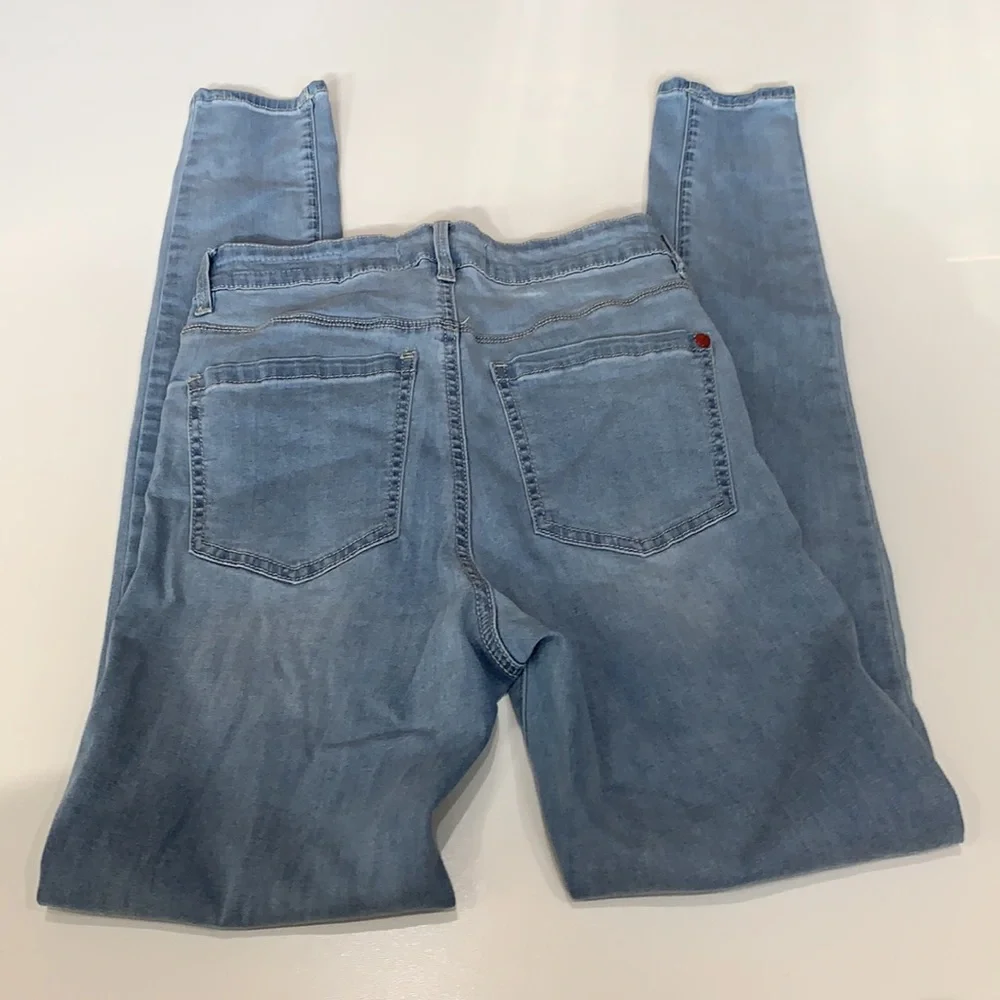 Bullhead Light Wash Skinny Jeans